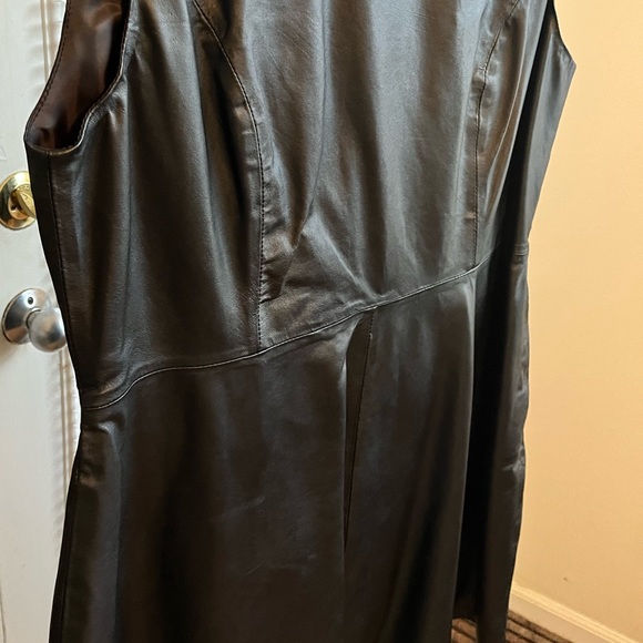 NEIMAN MARCUS NWOT AUTHENTIC GENUINE BLK LEATHER CAP SLEEVES SOFT DRESS - Picture 16 of 16